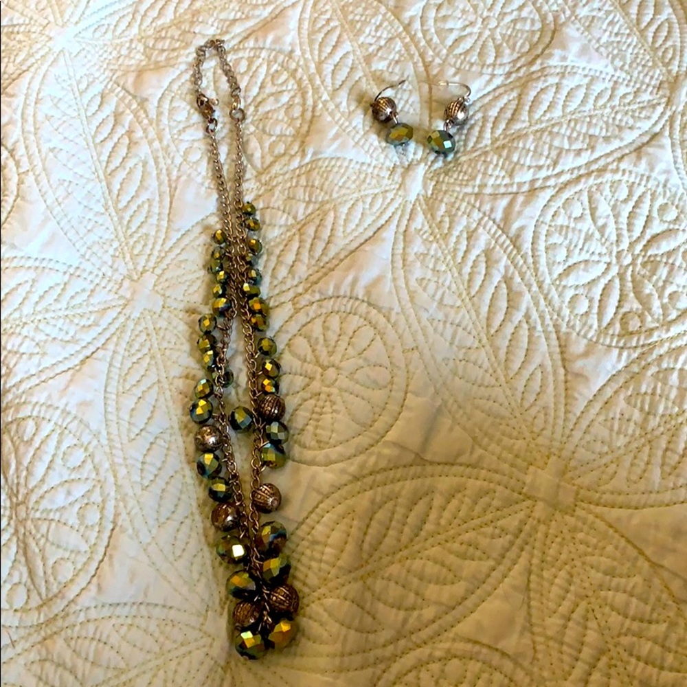 Necklace and earrings set